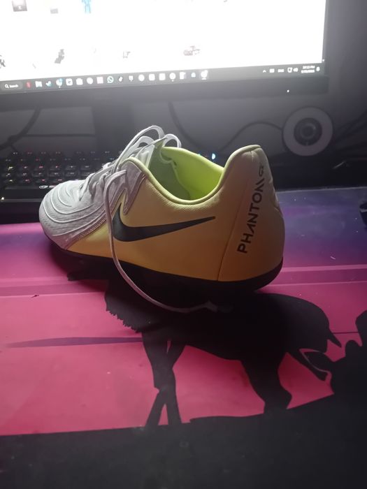 Crampoane de fotbal nike phantom