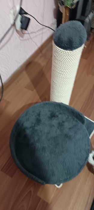 Царапка +лежанка 2в1 очень удобная