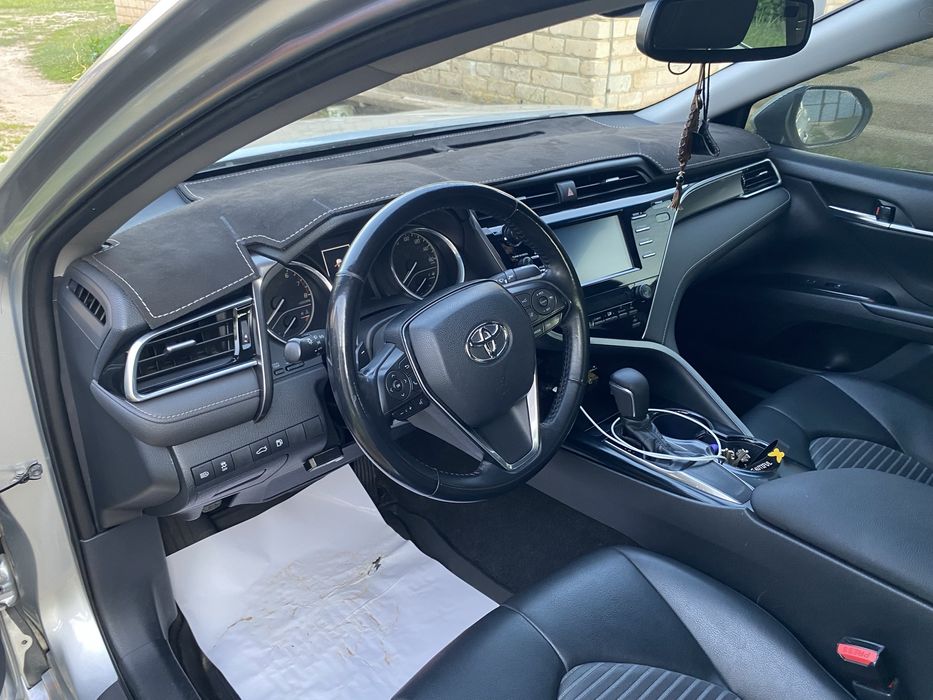 Toyota Camry 70 SE