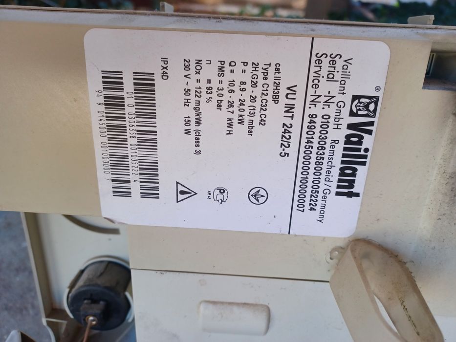 Centrala termica Vaillant VU INT 242/2-5