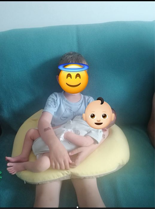 Perna alăptare bebe