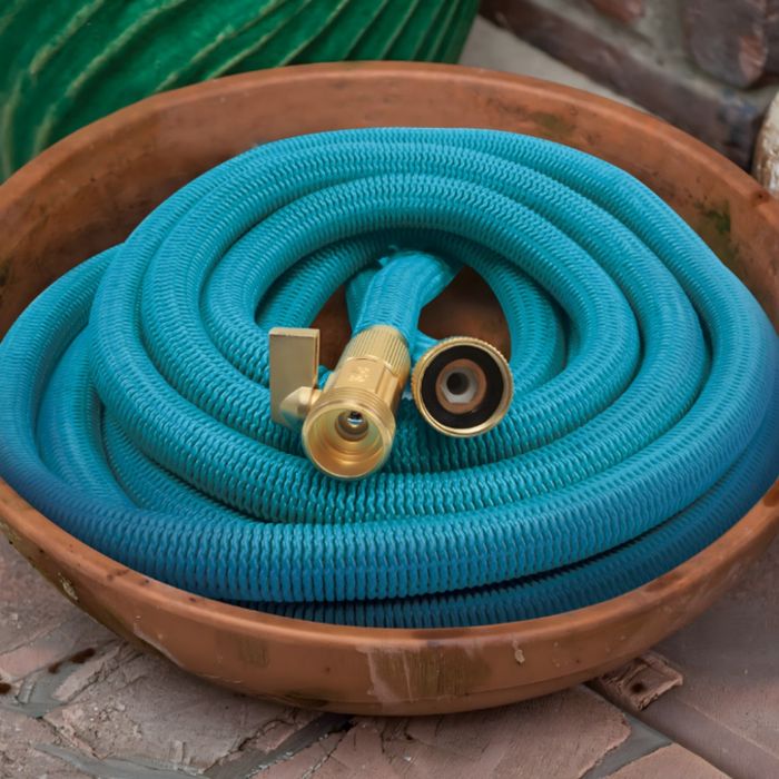 Гъвкав градински маркуч с медни накрайници - без заплитане и прегъване