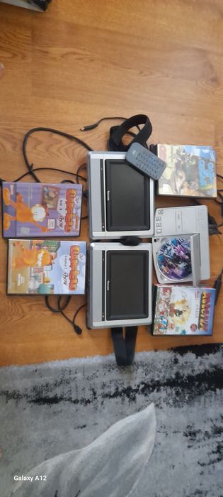 De vanzare DVD pentru tetiere auto