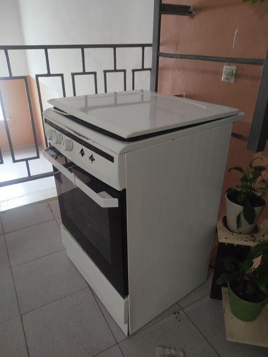 Продам газовую плиту