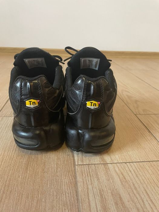 Nike TN TRIPLE BLACK , fără cutie , originali , purtați de maxim 4 ori