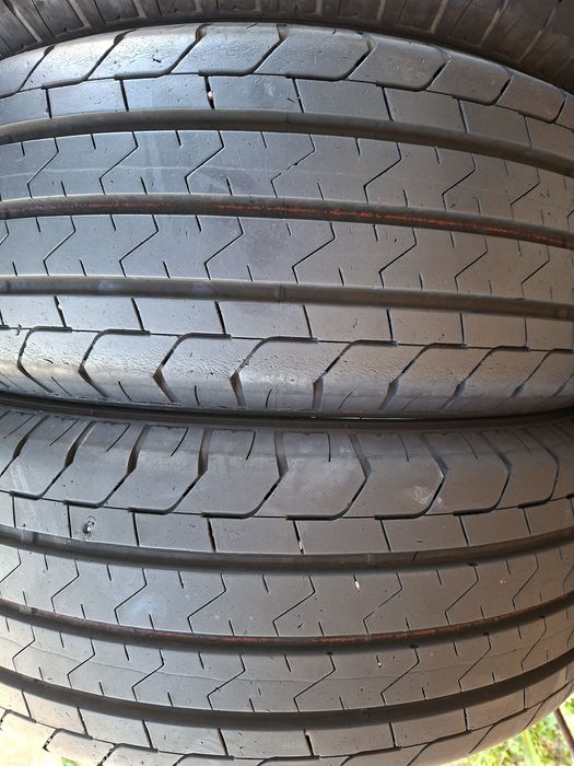 2бр 215/65/15 С за бус или ван подсилени марка бриджистон като нови