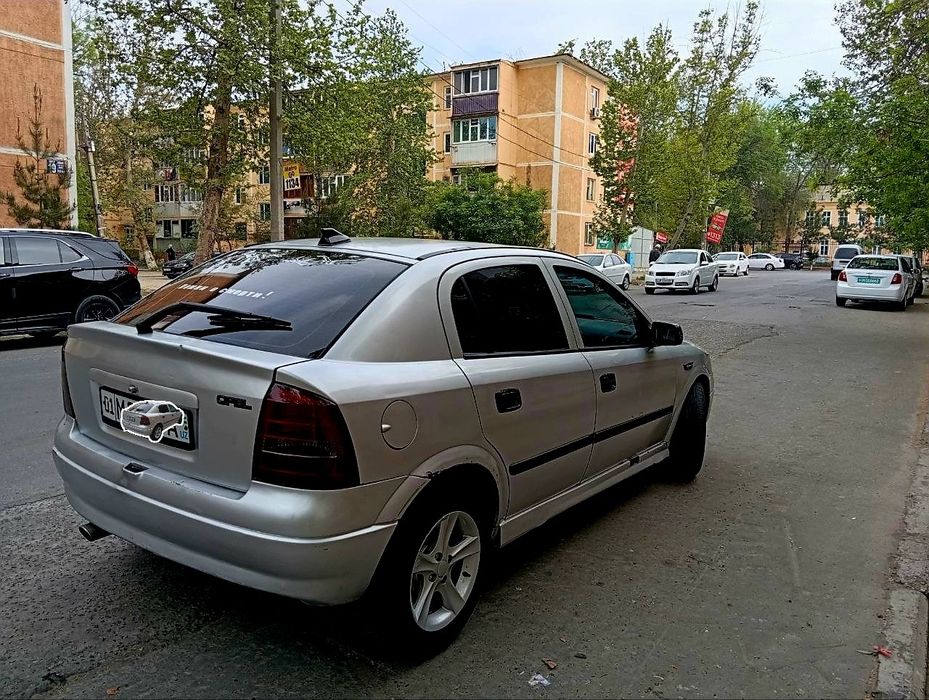 Opel Astra G kulrang Motor 1.6 yili 2001