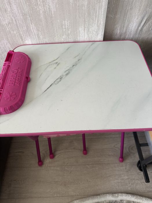 Продам детскую парту со стульчиком