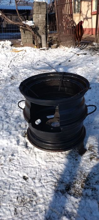 Pirostri tuci.de curte.