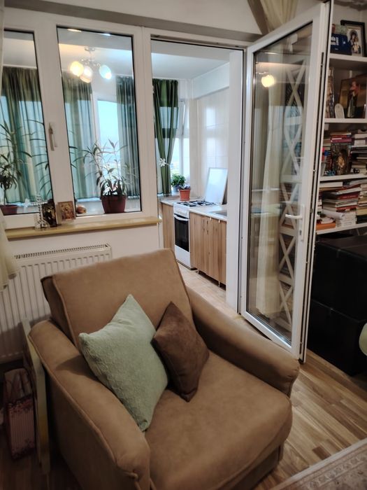 Garsoniera de vânzare