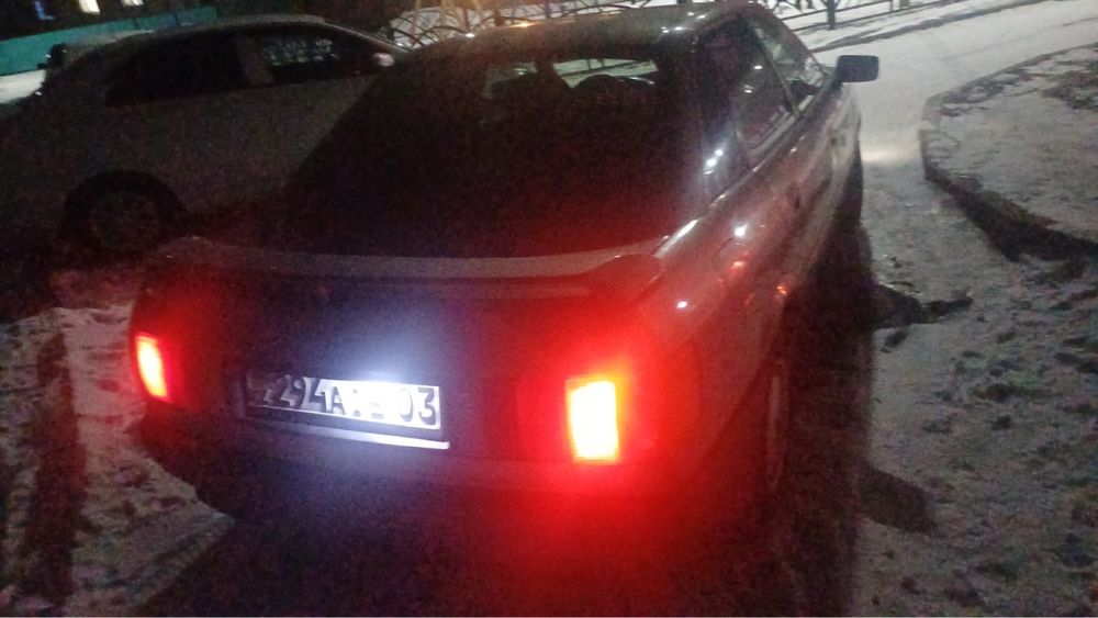Продам машину Audi 80 1989г.