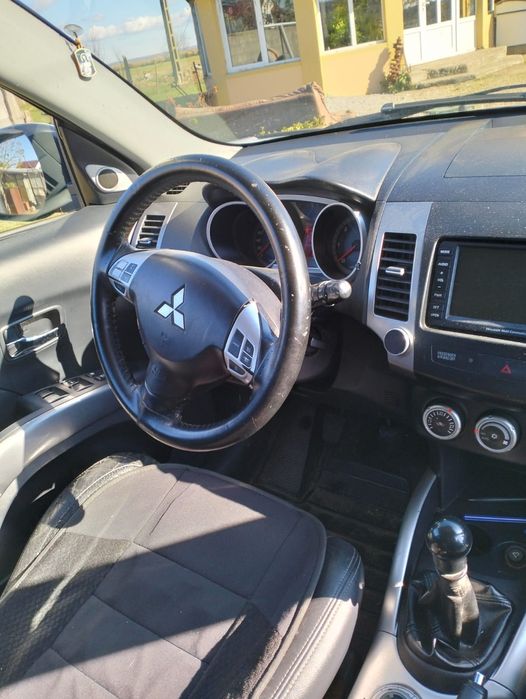 Mitsubishi outlander