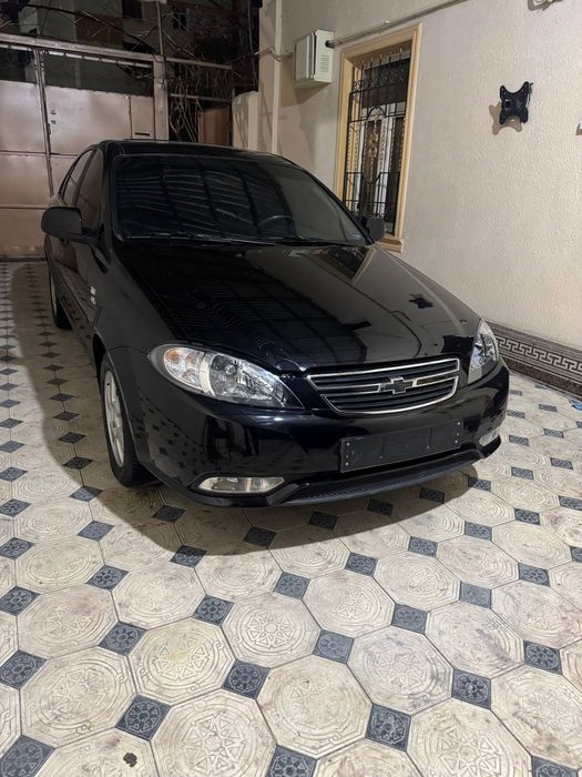 Jentra 2023 yil 3pazitsa avtomat srochna sotiladi. Lyuk abs  bor.