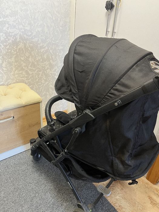 Продам прогулочную коляску Мstar