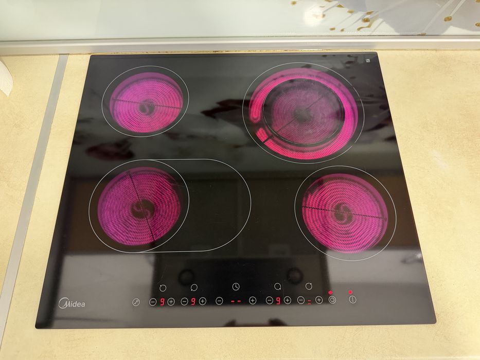 Стъклокерамичен  котлон за вграждане  4 зони