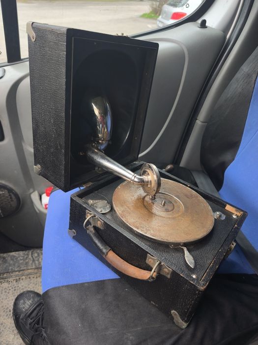 Грамофон decca junior made in London