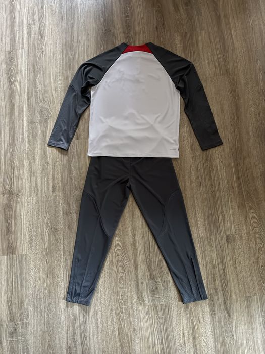 Футболен анцунг на Ливърпул