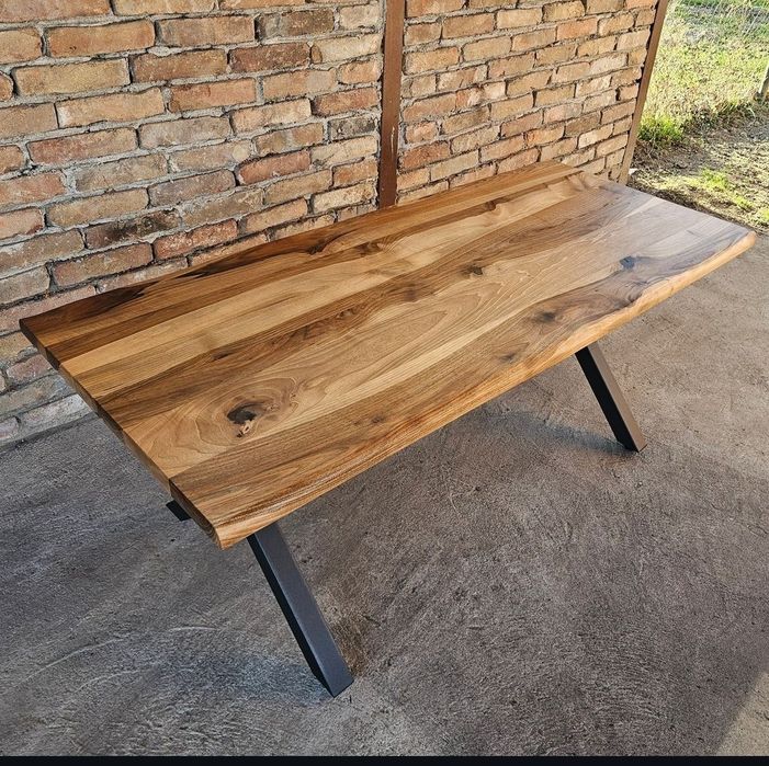 Трапезни маси от масив орех