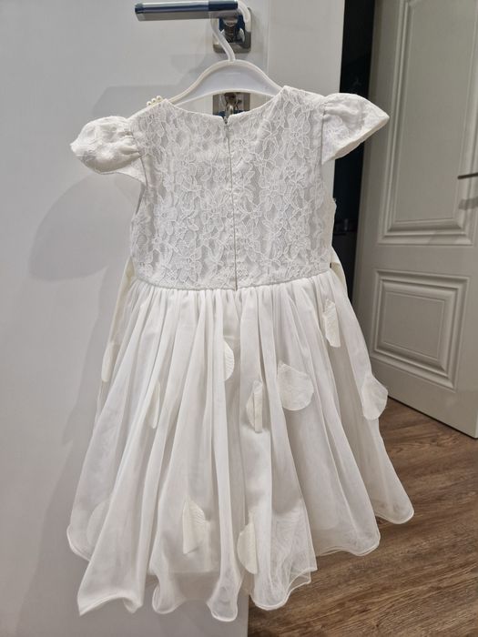 Платье белое 3-4 года