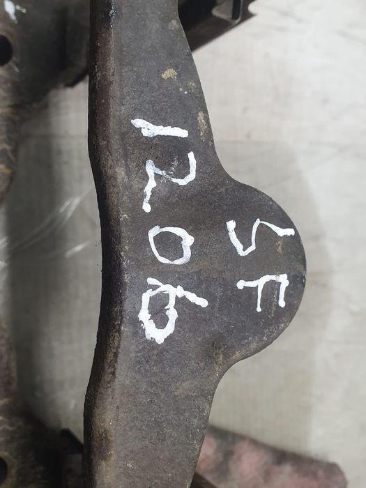 Suport etrier stanga fata BMW Seria 1 E87 (2004 - 2007) M47D20U2