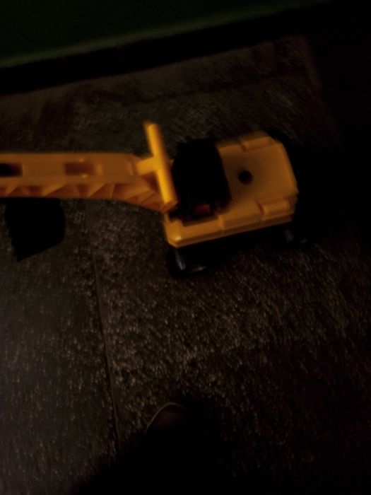 Детска играчка багер