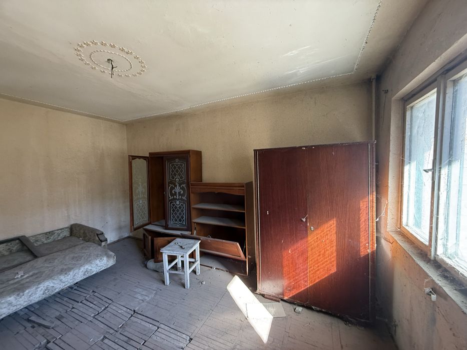 Garsoniera , Aleea Brazilor