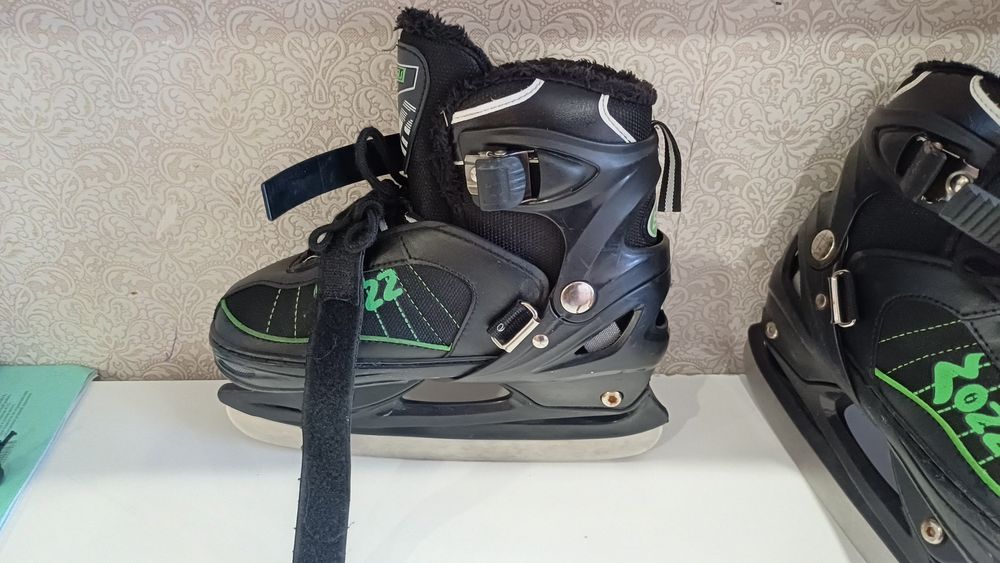 Продам Коньки детский