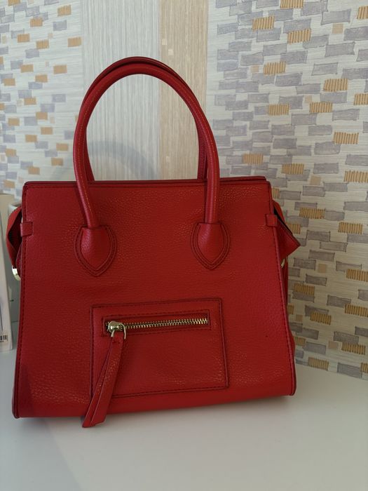 Сумка красного цвета