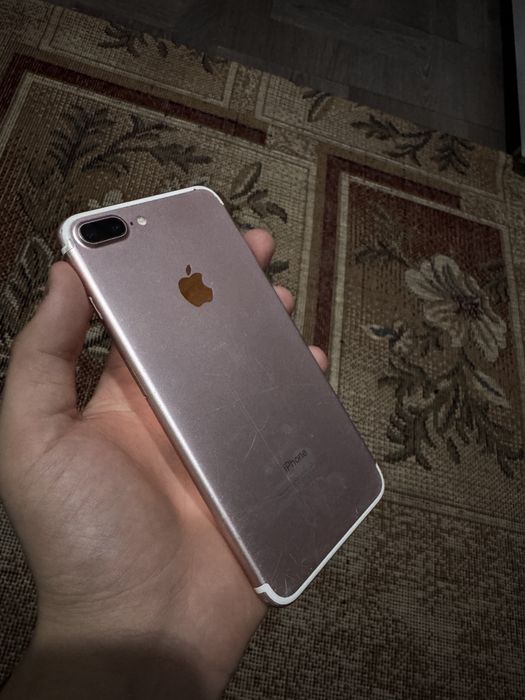 Продам живой Iphone 7 plus