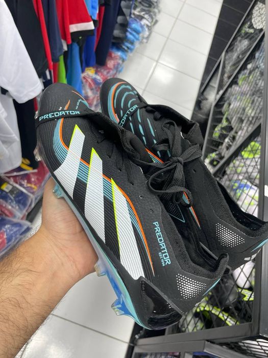 Adidas predator Mercedez Benz kalobratsita