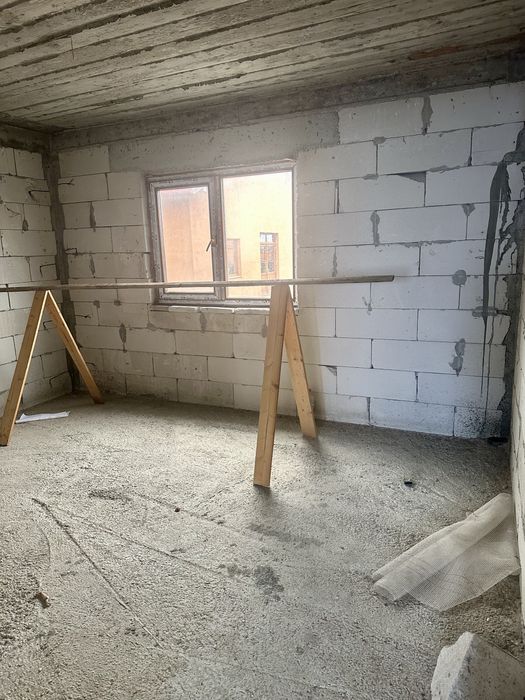 Casa la rosu Costinesti