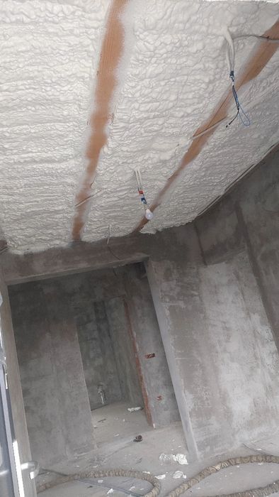 Realizam izolații cu spumă poliuretanică