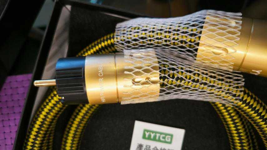 Продавам захранващ Hi-Fi кабел YYTCG