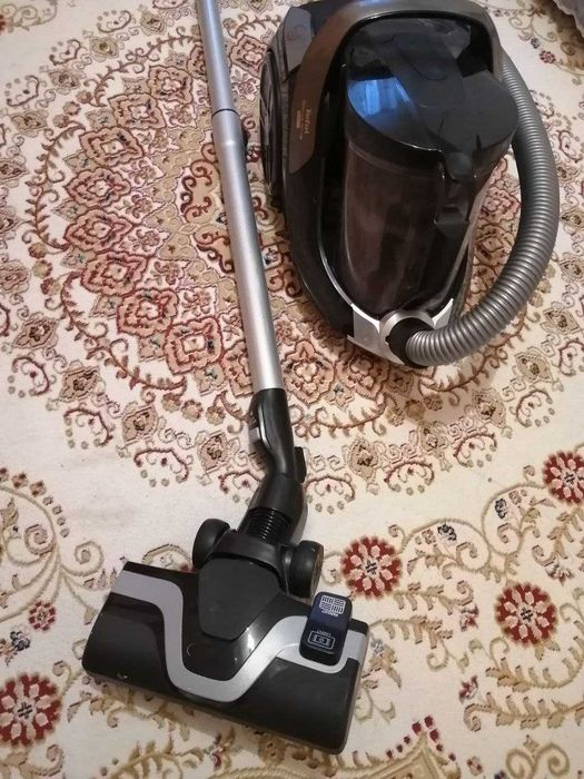 Продам работающий пылесос