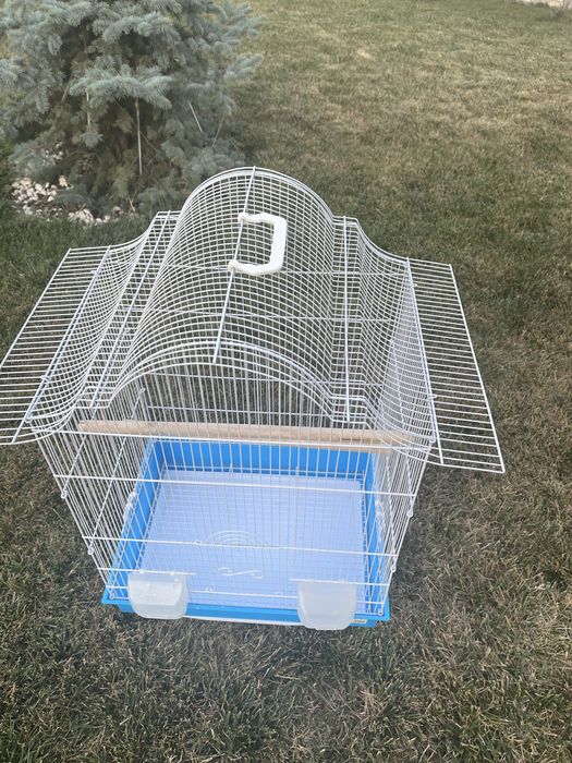 Vand colivie cu tot cu accesorii