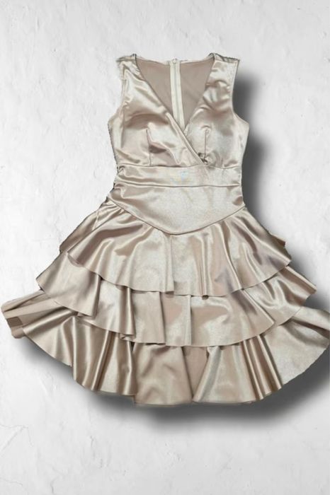 Rochie volane Elegantă