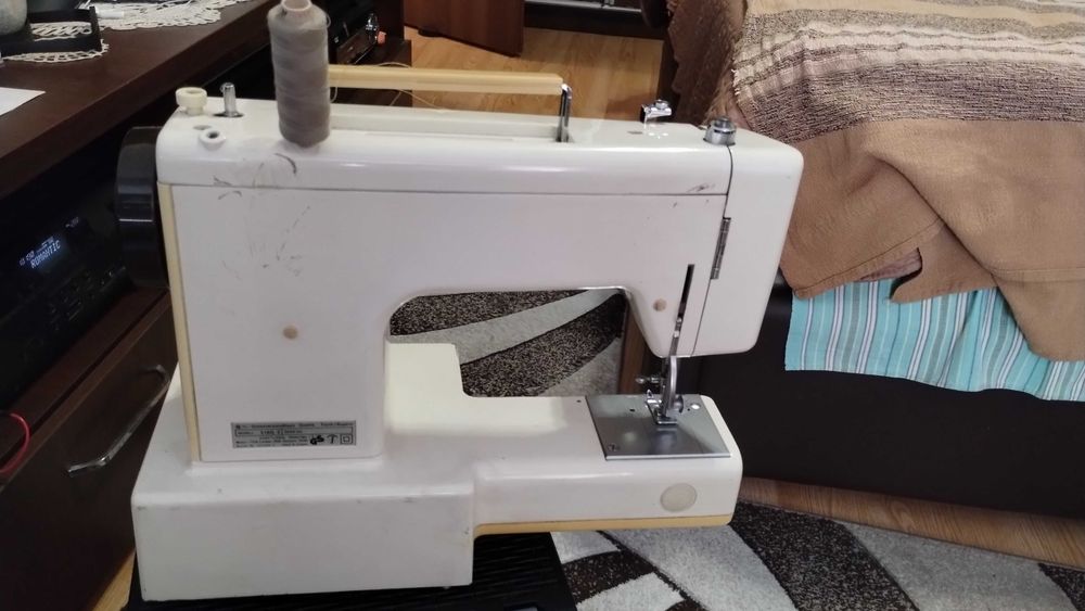 Masina de cusut electrica Privileg SUPER NUTZSTICH Made in Taiwan