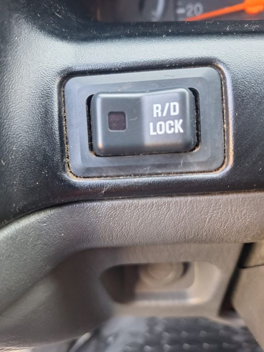 Mitsubishi l200 2004