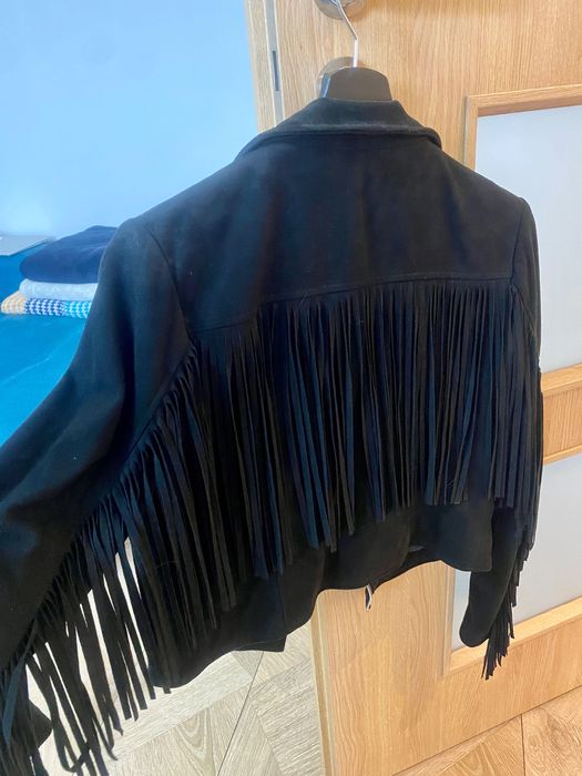 Черно яке с ресни