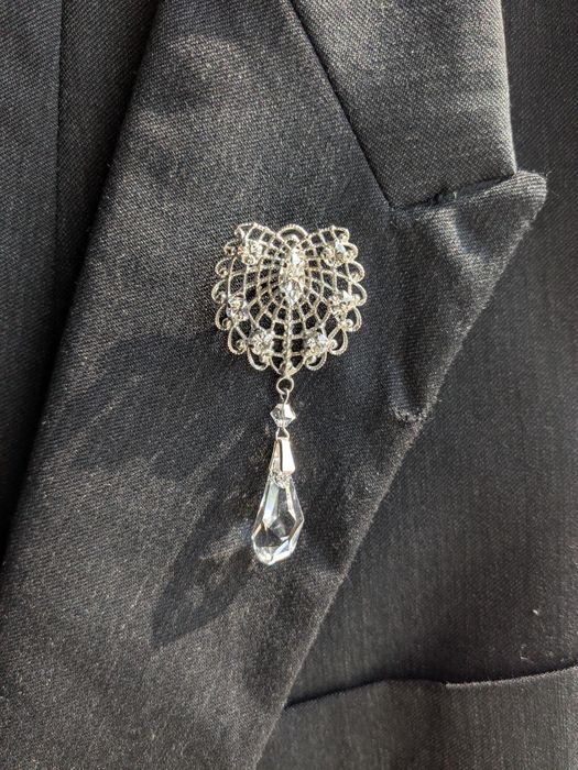 Ac (pin) rever sacou (cravată). Swarovski.