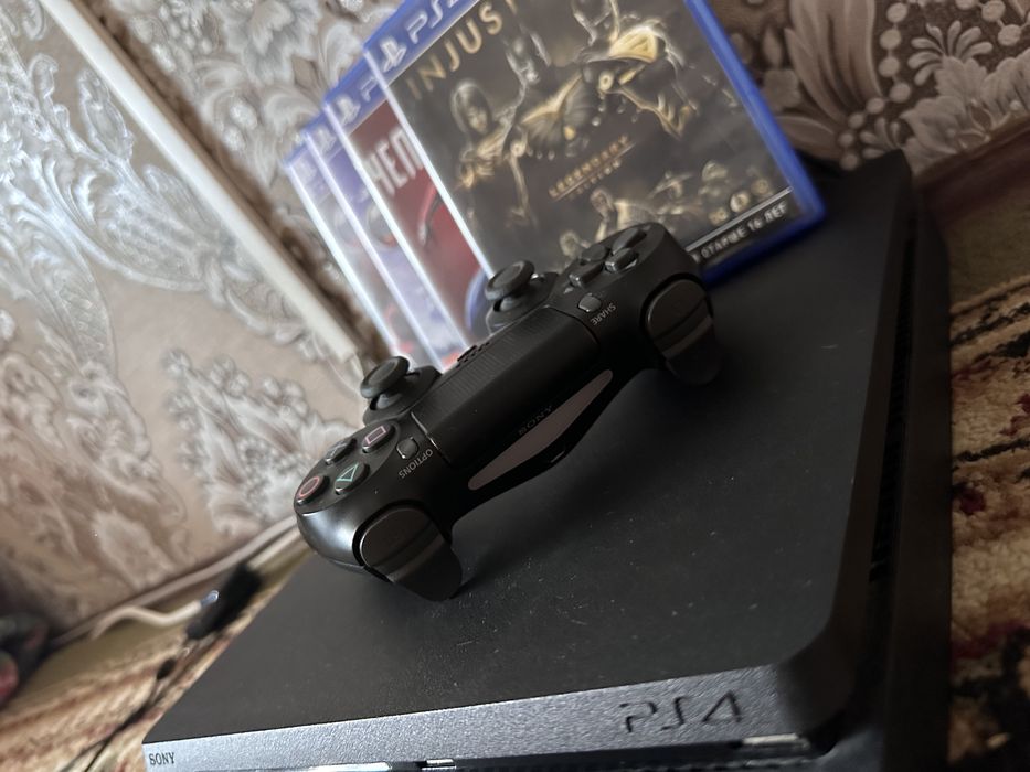 Продам Sony PlayStation 4