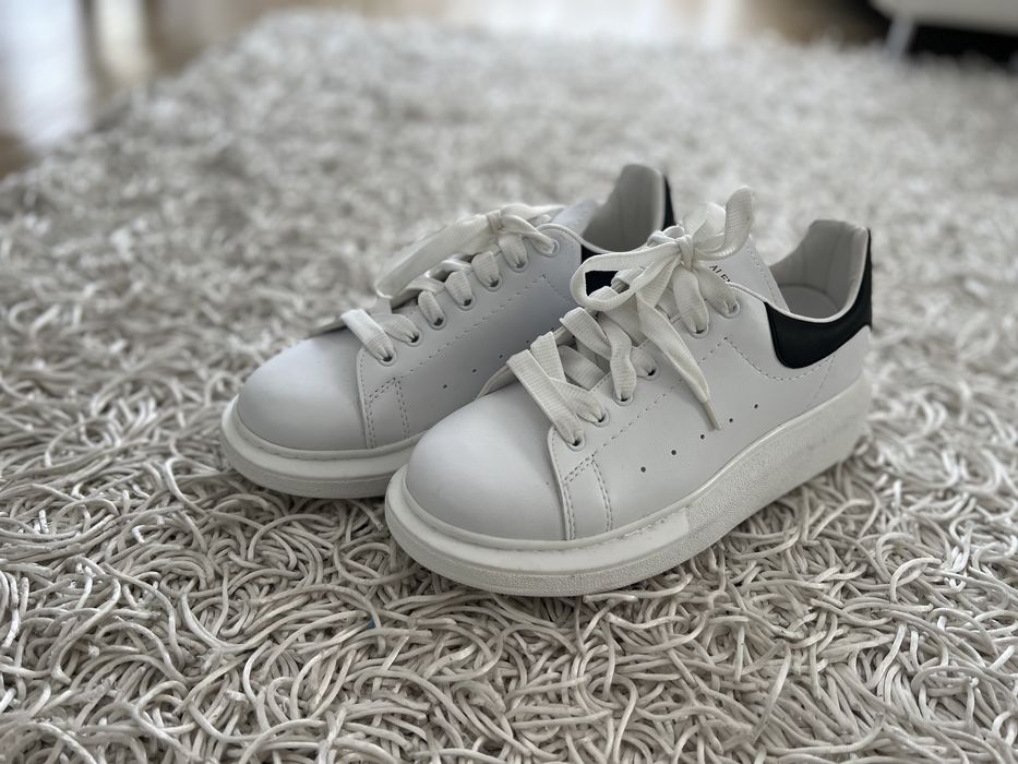 Vand adidasi albi marime 40