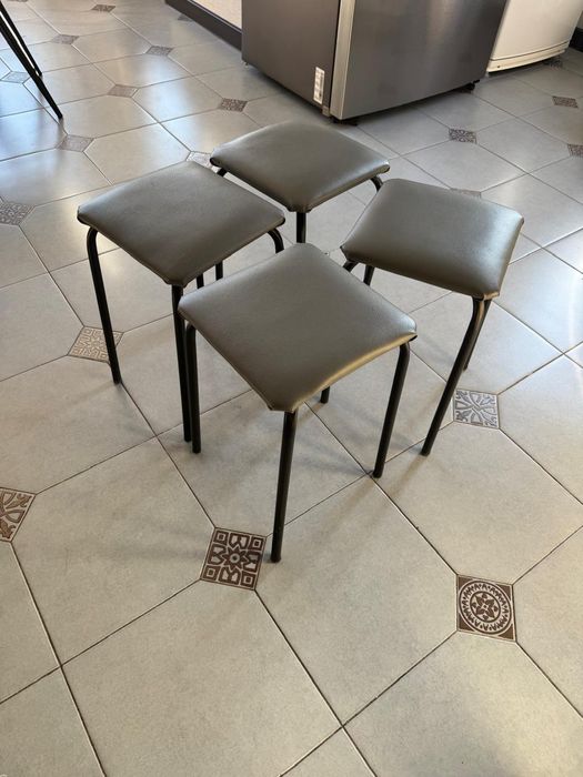 Кухонные табуретки 4 шт