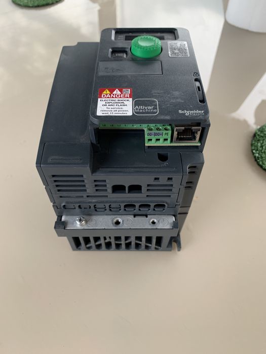 Convertizor de frecventa ATV320 Schneider, 1.1 kW, 200...240 V,