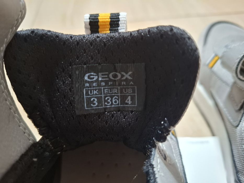 Geox 36 noi cu etichetă