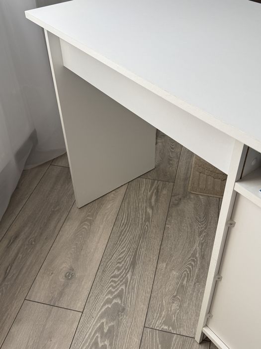 Birou modern alb