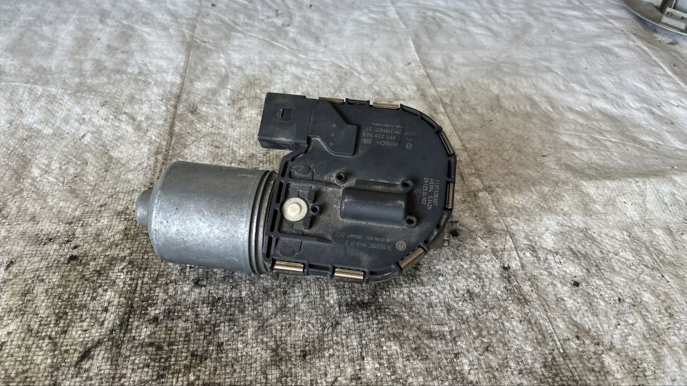 Volkswagen Caddy 3 моторче предни чистачки