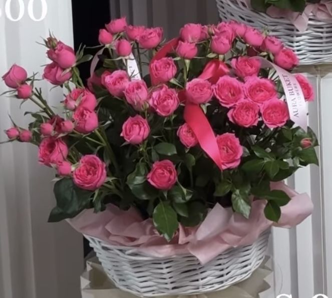 Продам кустовые розы для корзина