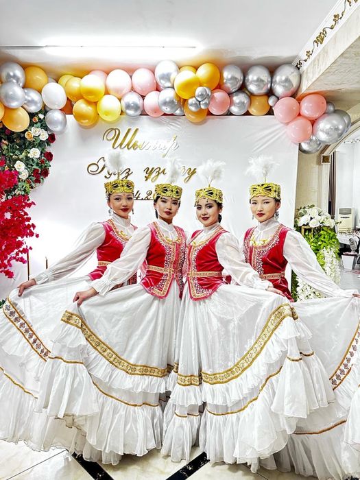 Танцевальный костюмы