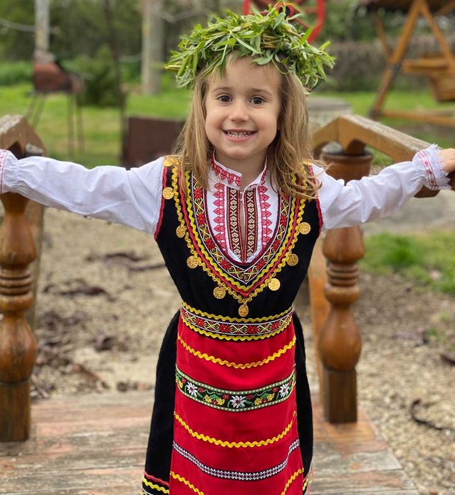 Направи щастливи своите деца и внуци! Избери детска носия още сега!